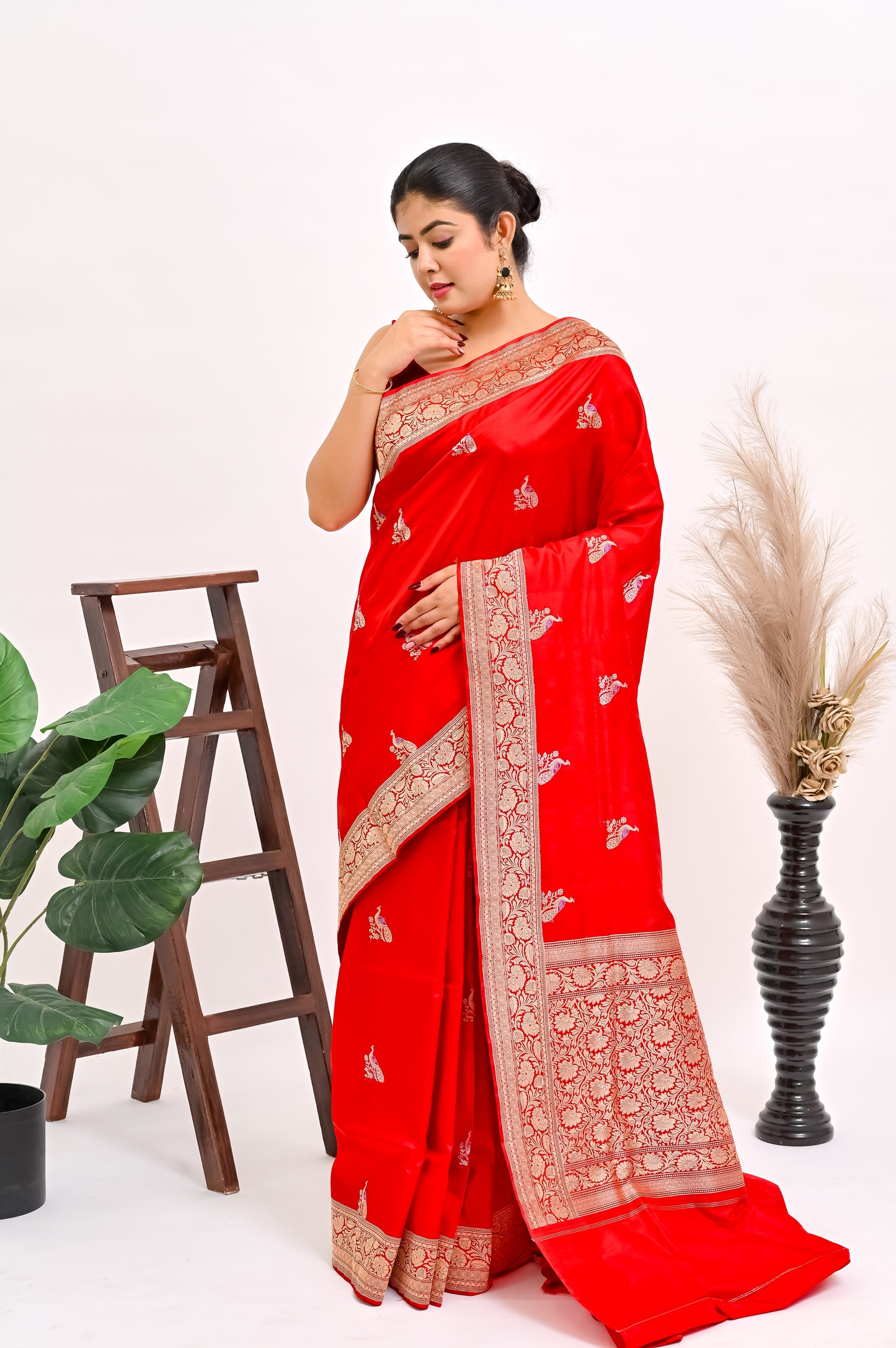 Laal Zari