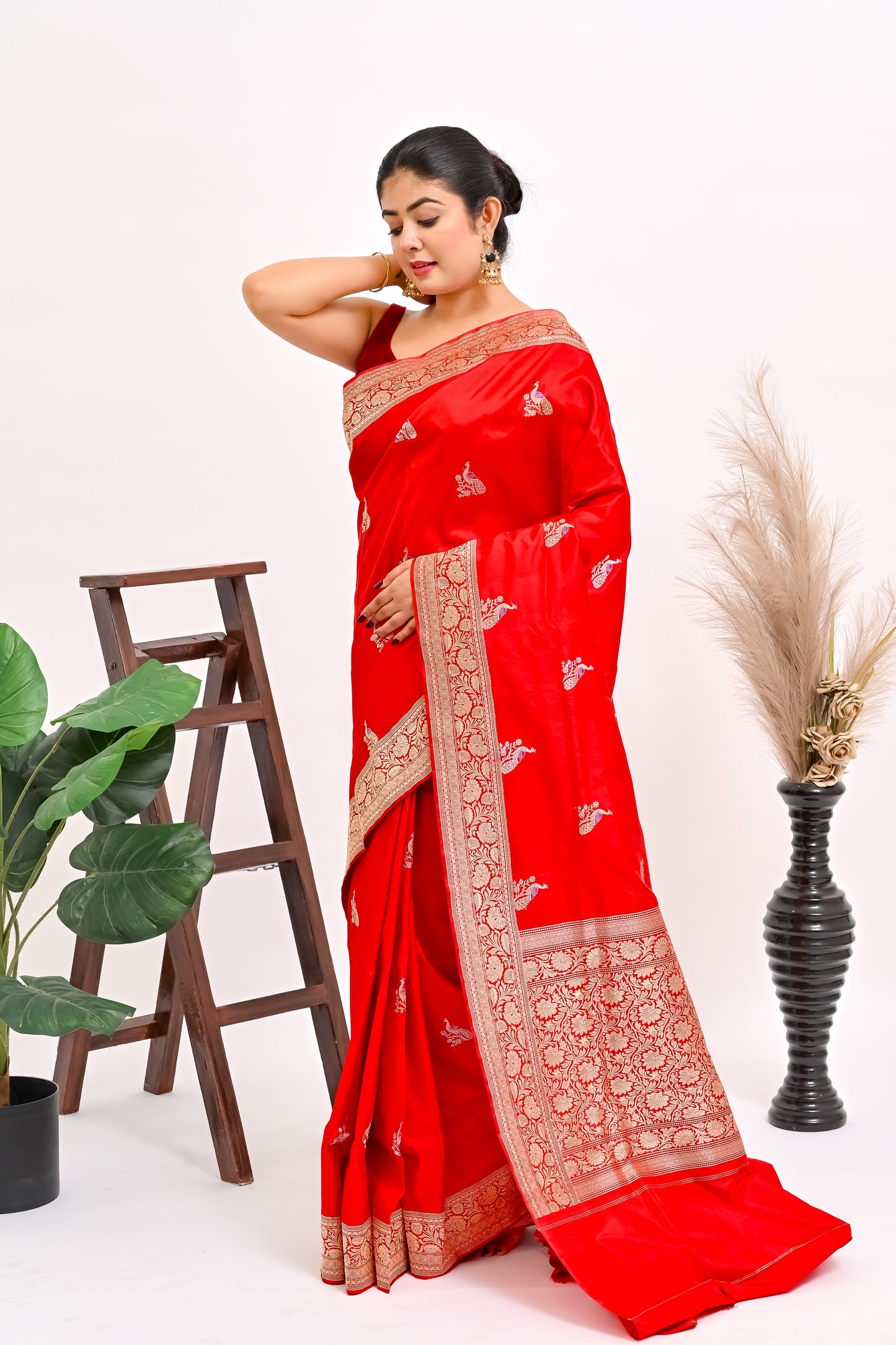 Laal Zari