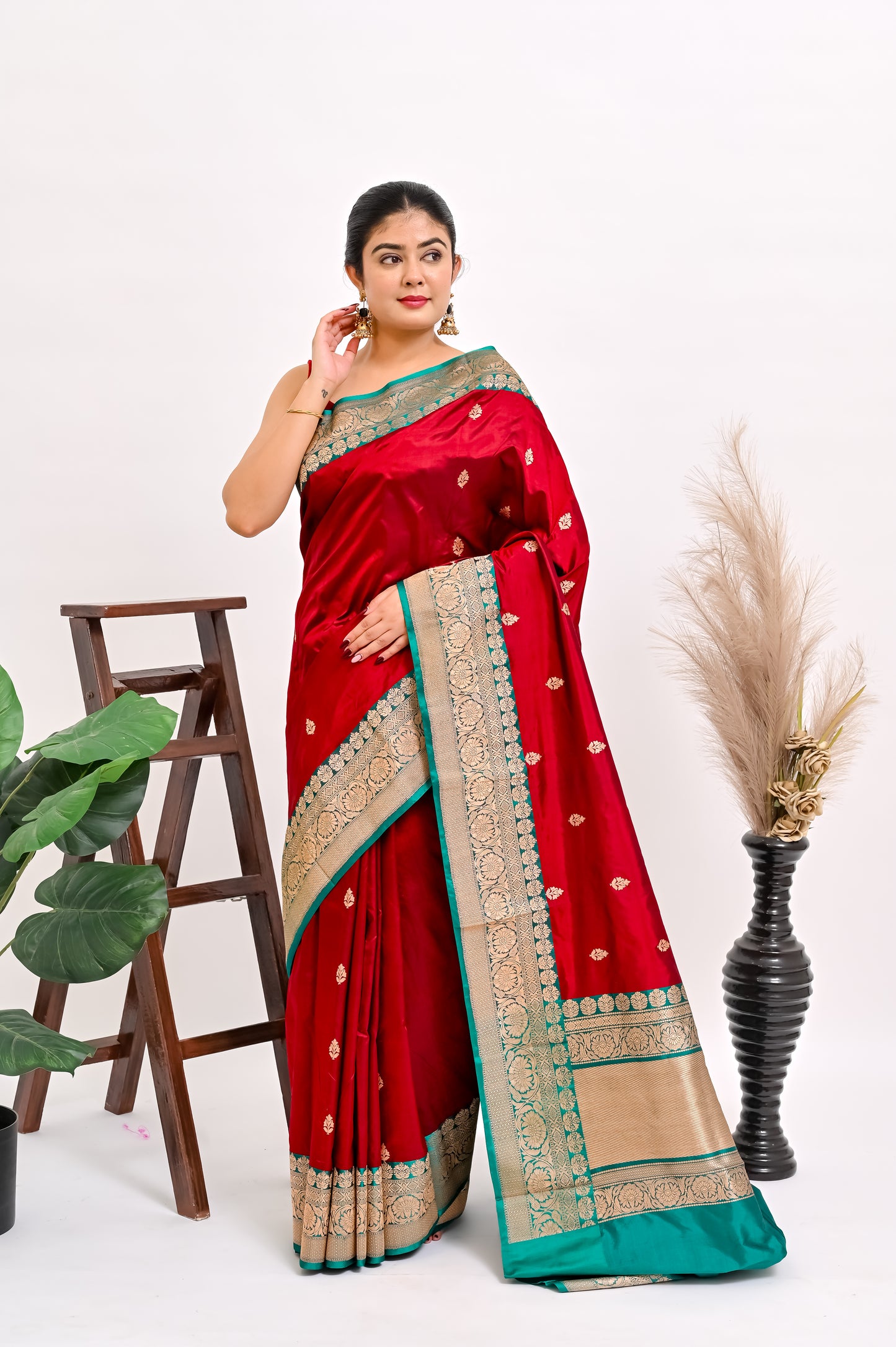 Laal Luxe